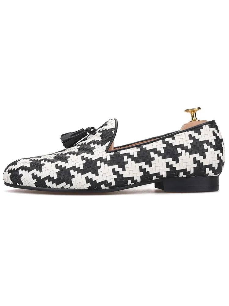 Black and white woven genuine leather men's slip-on formal loafers European and American banquet slip-on tassel shoes trendy men's beanie shoes