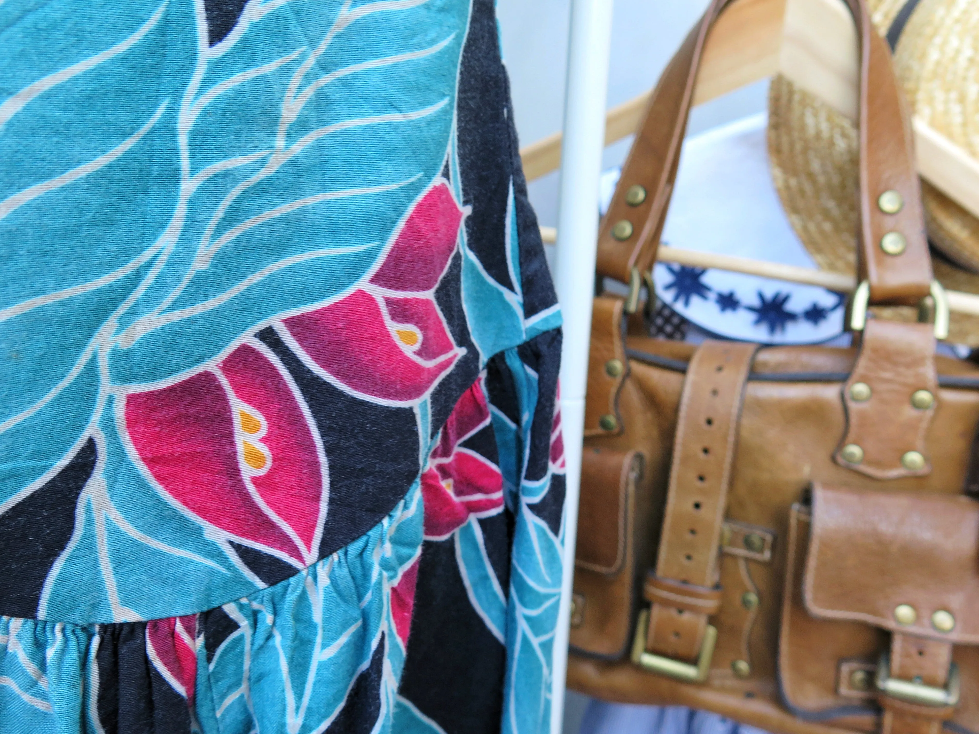 Maaike | Vintage 1970s 1980s Cruise-ship Tropical Holiday floral print Midi Dress