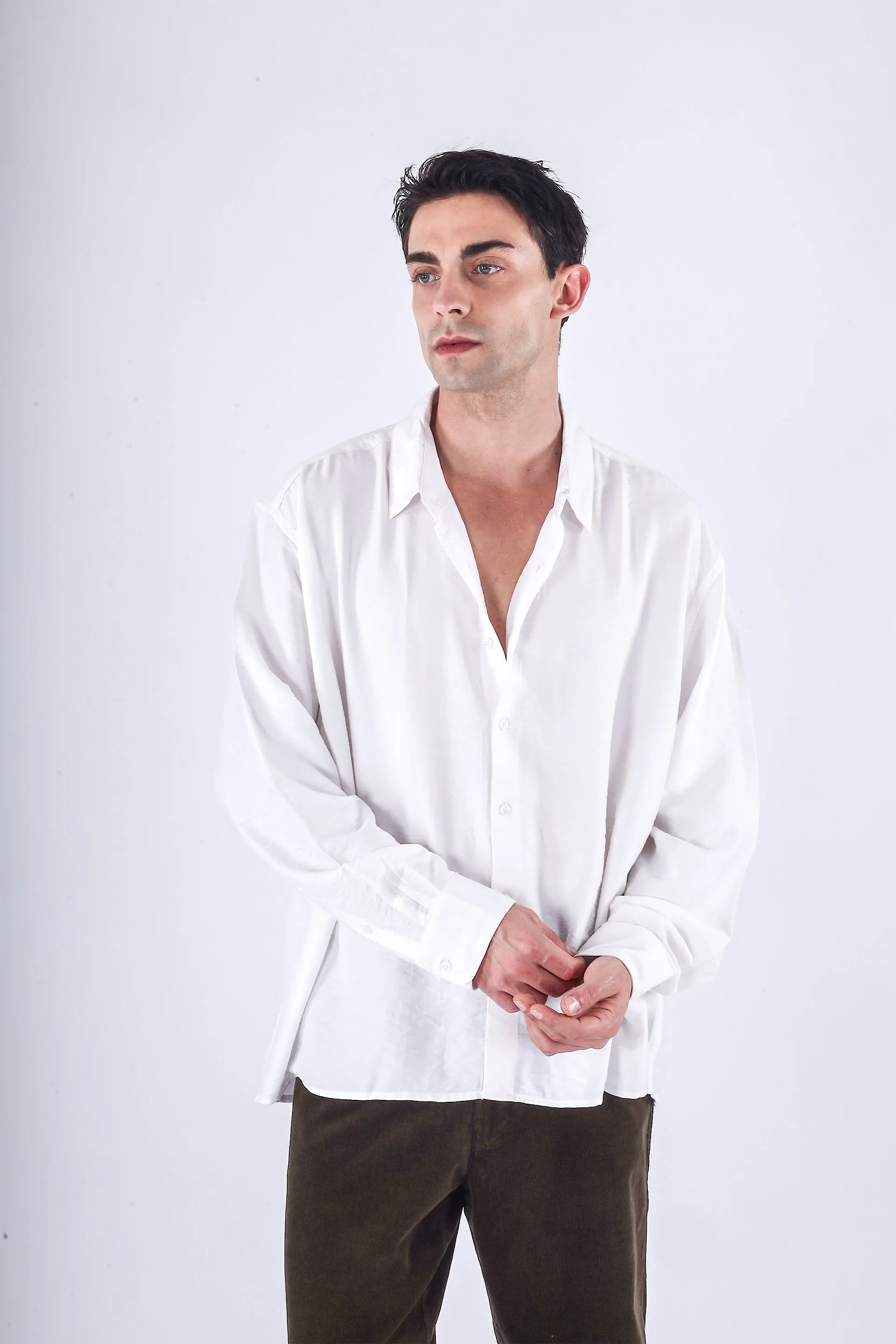 RELAXED DRAPE SHIRT IN WHITE