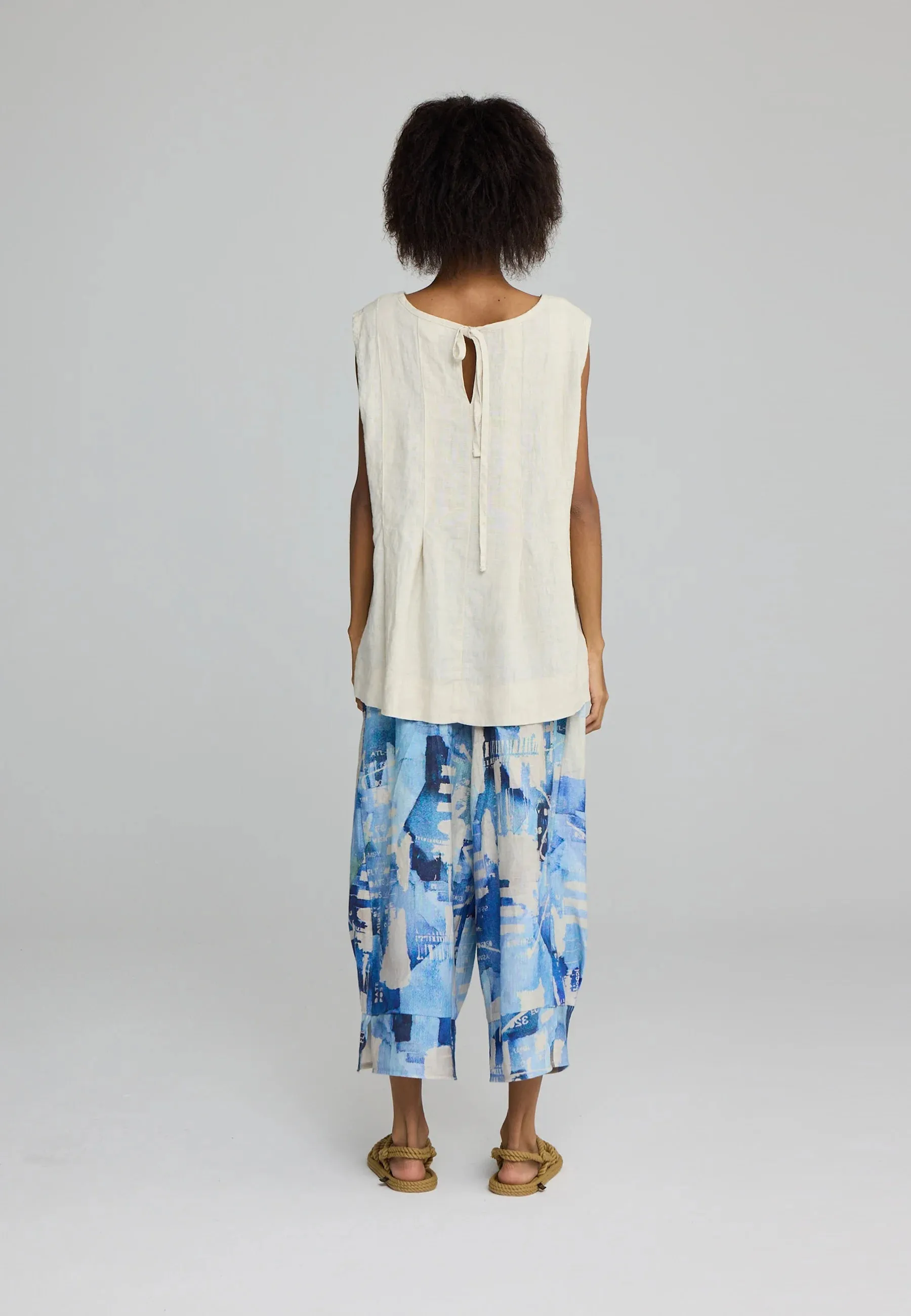 ZELIA – Pleated Linen Top