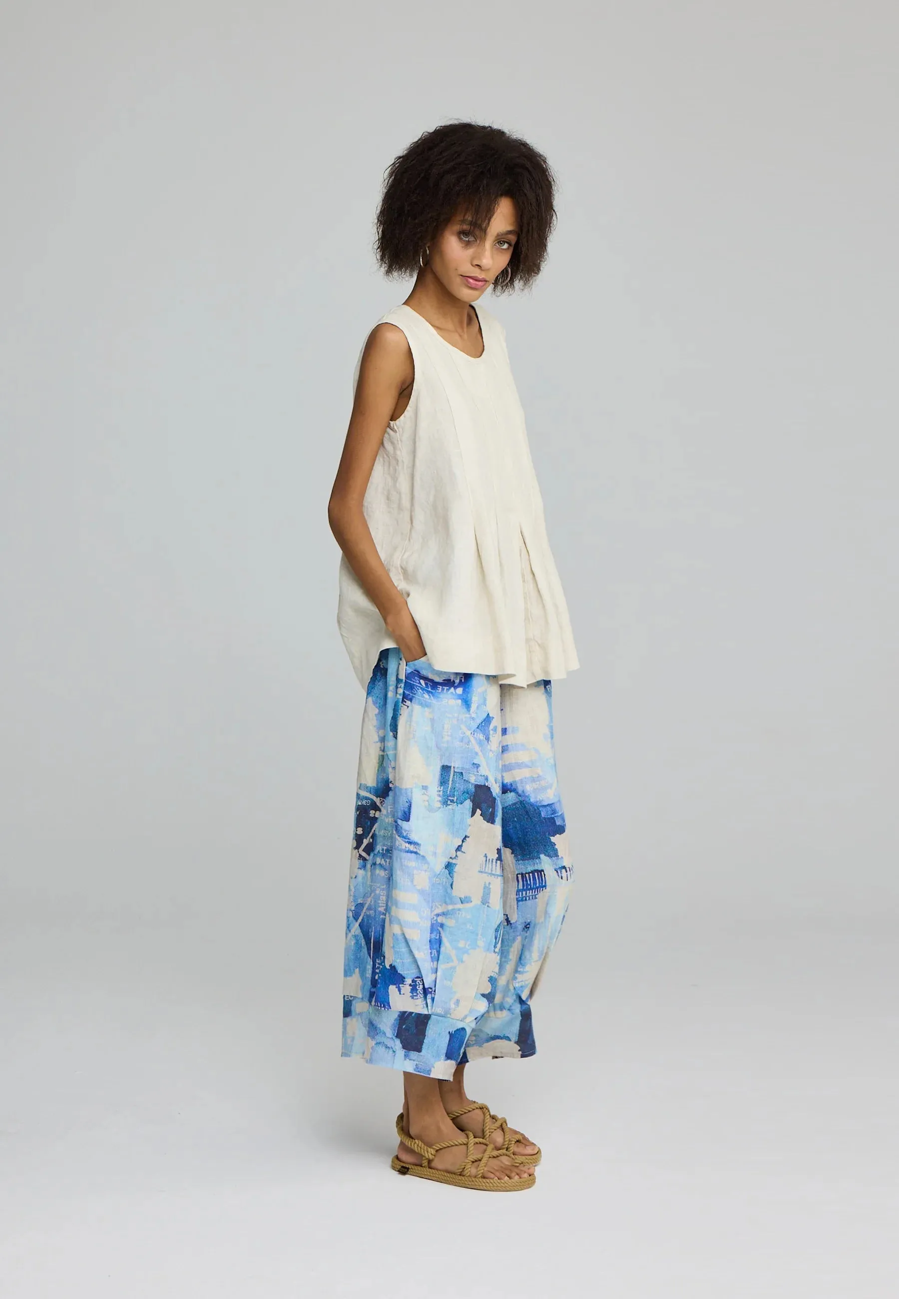 ZELIA – Pleated Linen Top